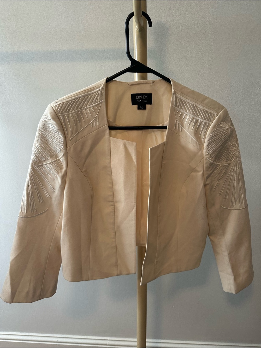 ONLY Cream Embroidered Cropped Blazer
